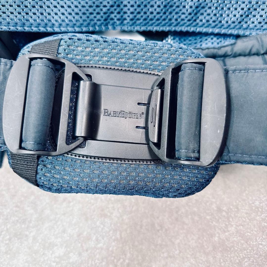 美品 ベビービョルン ハーモニー メッシュ 抱っこ紐 ネイビーブルー