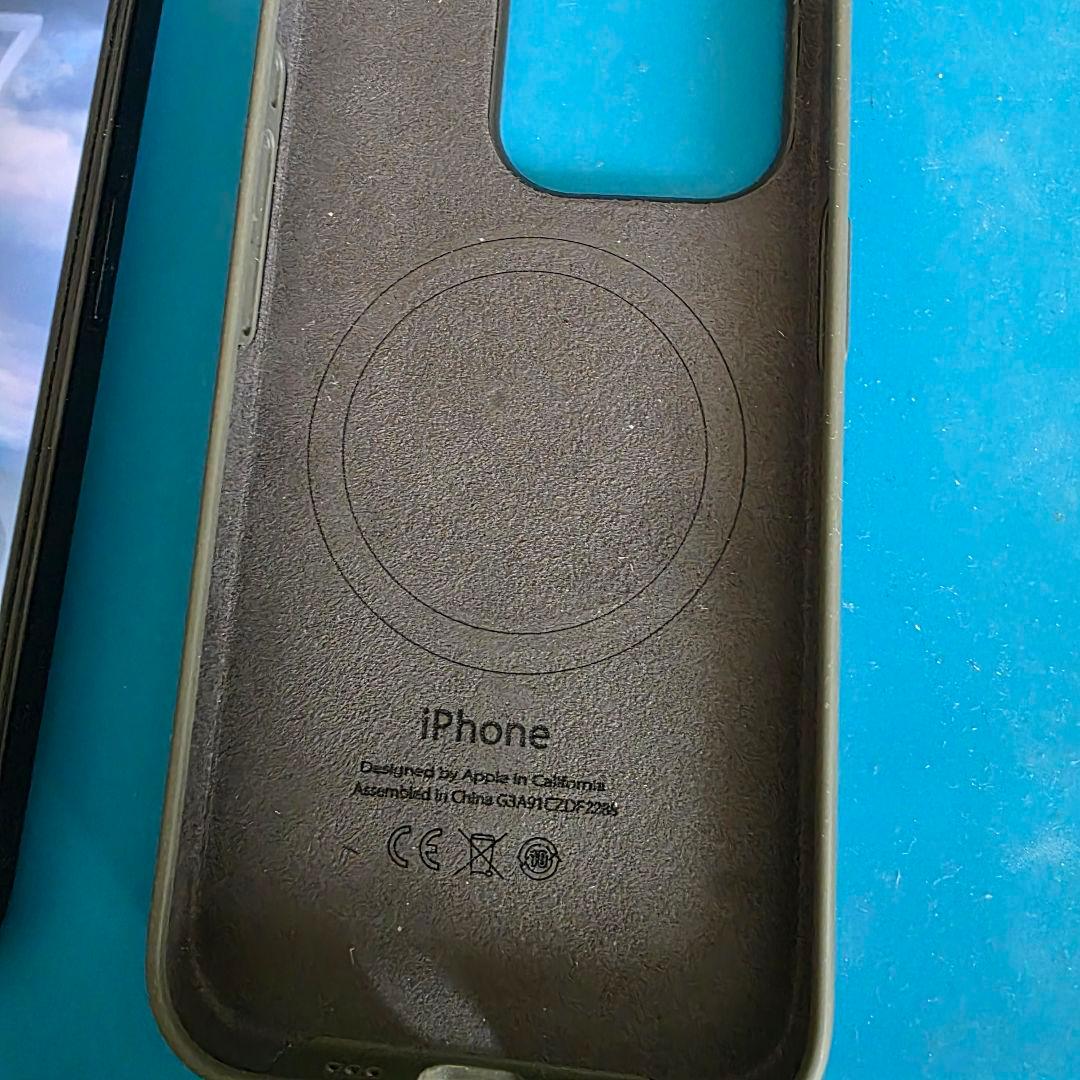 美品　Apple iPhone 15 Pro 128GB グラファイト