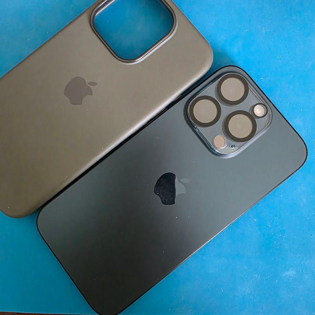 美品　Apple iPhone 15 Pro 128GB グラファイト