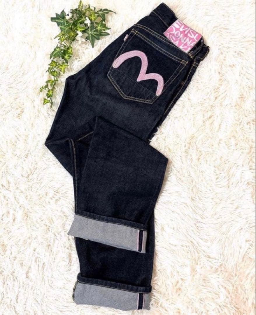 Evisu ダークデニムパンツ ハート刺繍