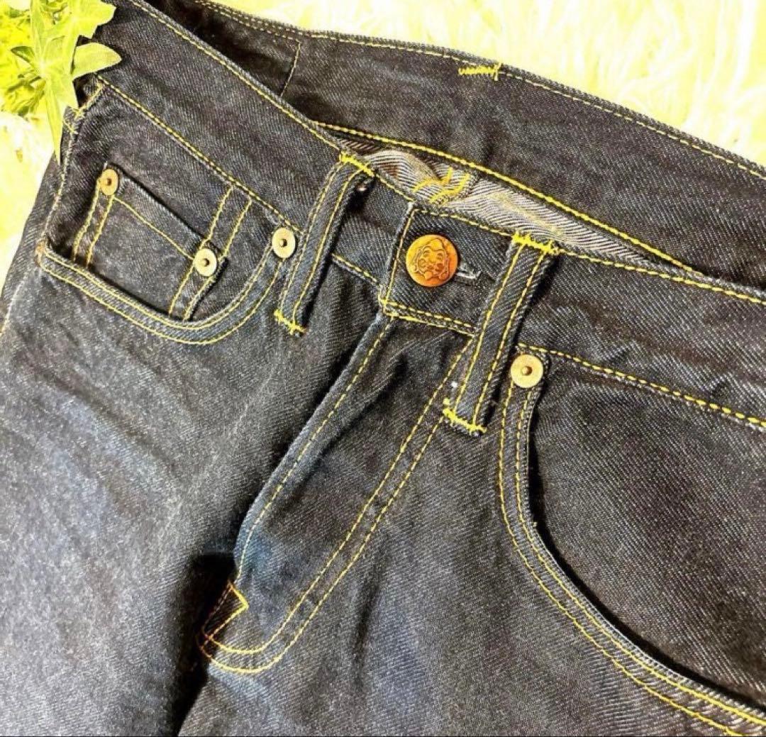 Evisu ダークデニムパンツ ハート刺繍