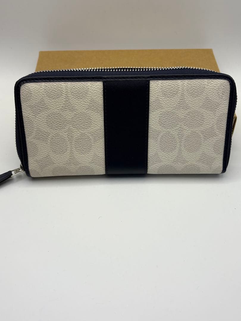 coach 長財布　ホワイトネイビー