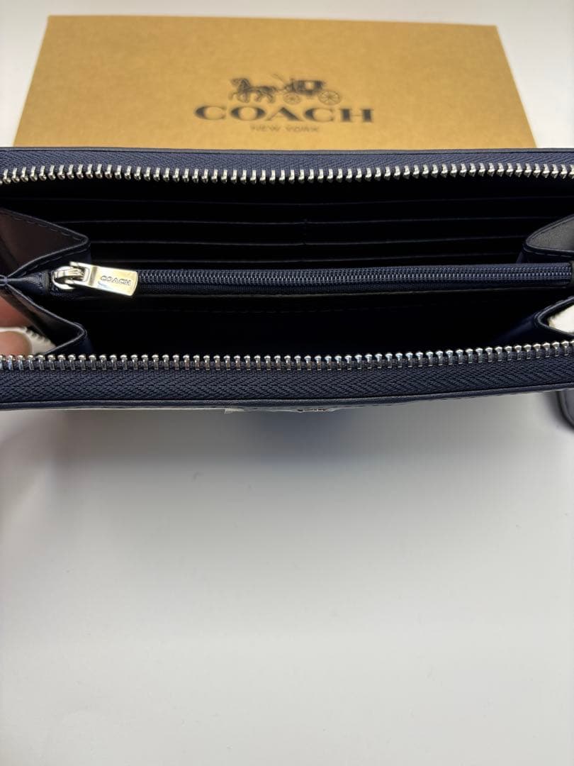 coach 長財布　ホワイトネイビー