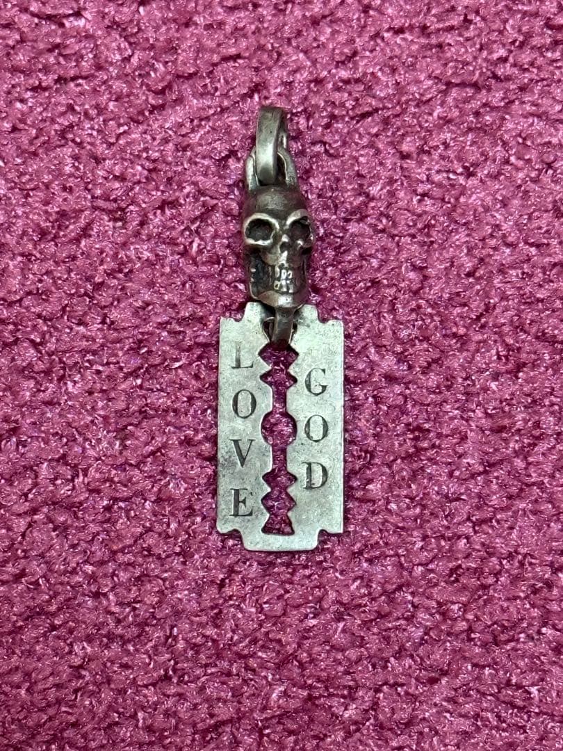 v22 la カミソリ　ネックレストップ