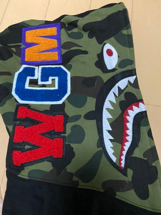 シャークパーカー