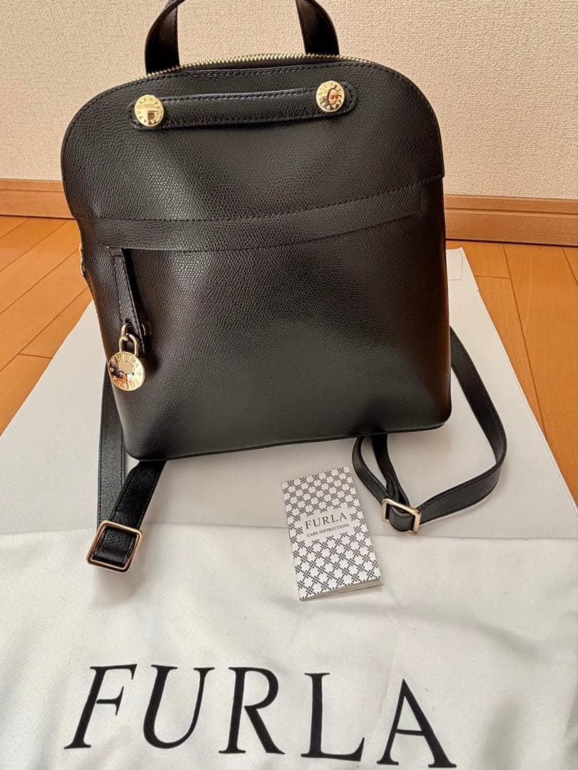 FURLA パイパー リュックサック ブラック