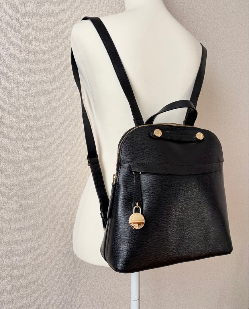 FURLA パイパー リュックサック ブラック