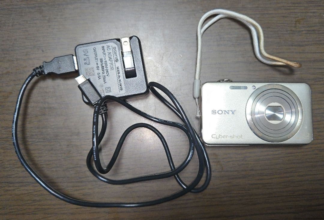 SONY Cybershot シルバー コンパクトデジタルカメラ