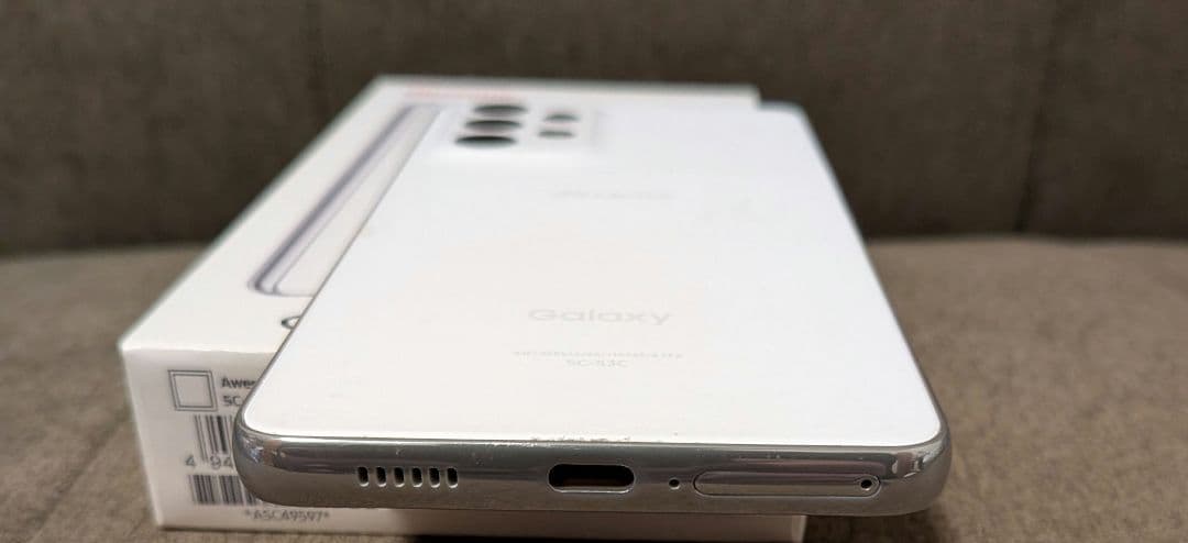 R*0様 Samsung Galaxy A53 5G ホワイト　キャリアDOCO