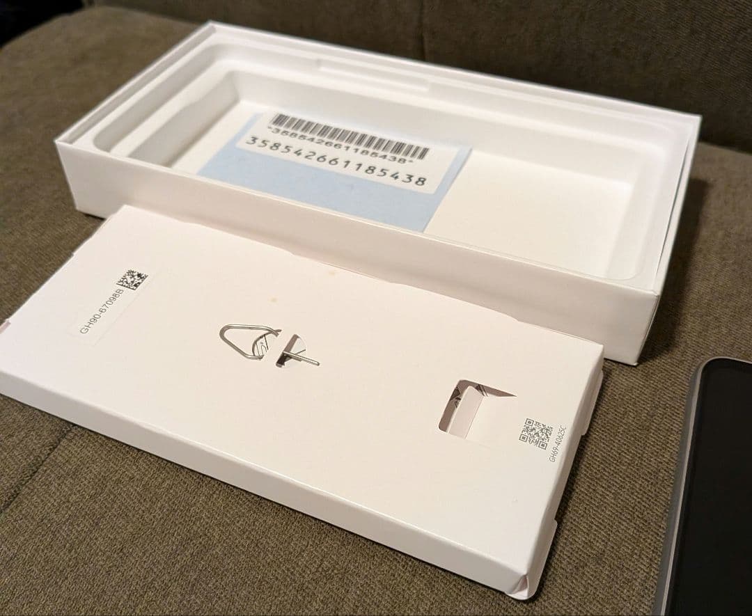 R*0様 Samsung Galaxy A53 5G ホワイト　キャリアDOCO