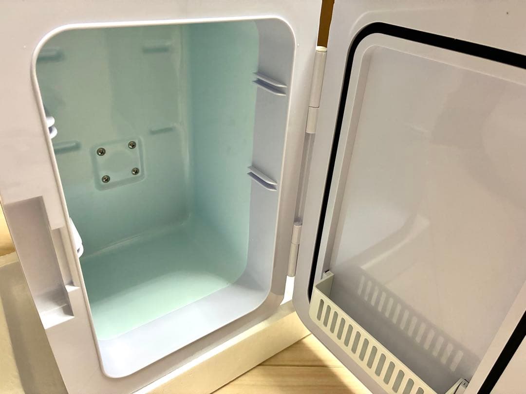 ミニ冷蔵庫 小型 冷蔵庫8L LED