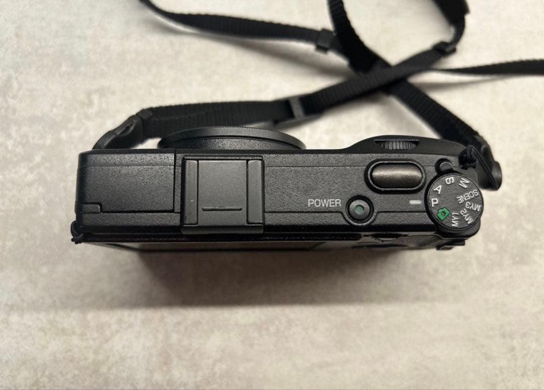 【美品】RICOH GR DIGITAL IV 広角レンズ、革製のカバー付