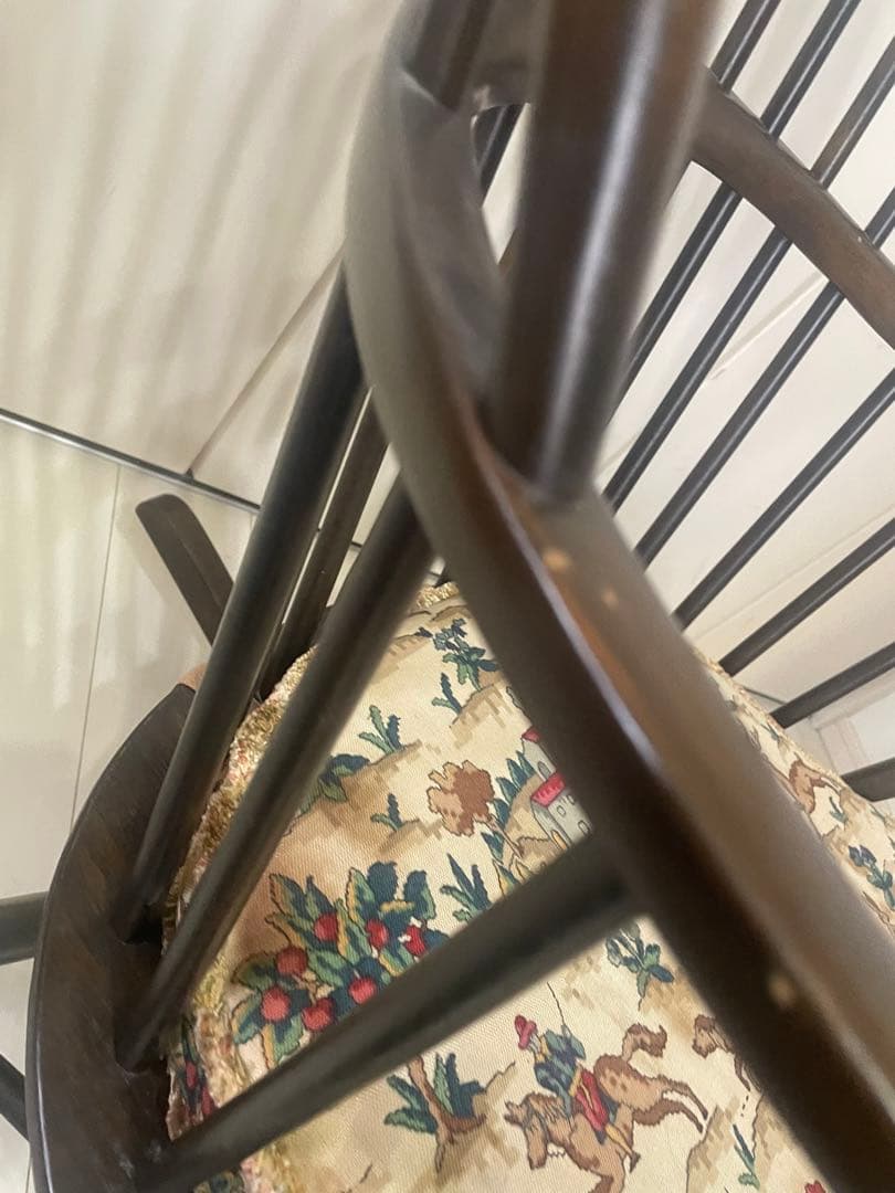 ルッキングチェアー　ERCOL