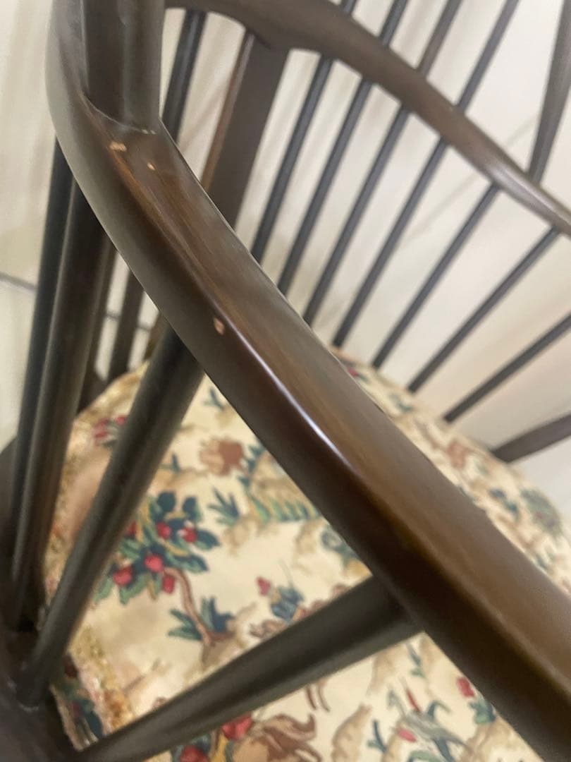 ルッキングチェアー　ERCOL