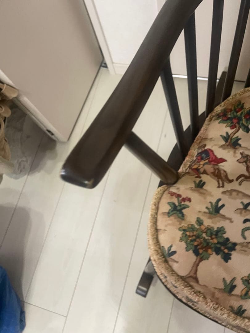 ルッキングチェアー　ERCOL