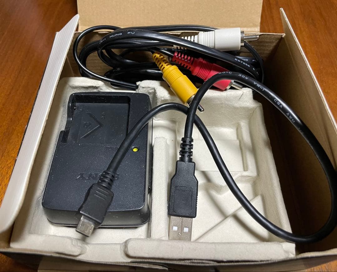 SONY Cyber-shot ピンク 5倍光学ズーム