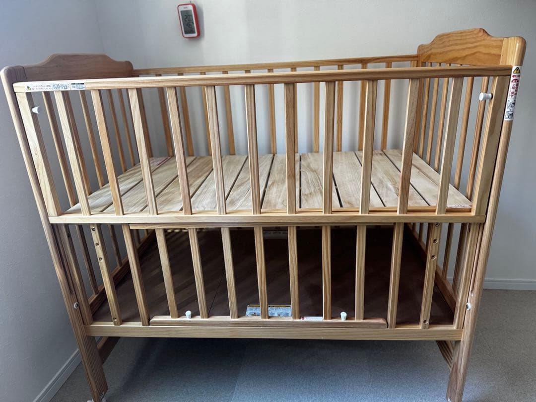 【町田・相模原市内直接取引限定】カトージ ハイシートベビーベッド