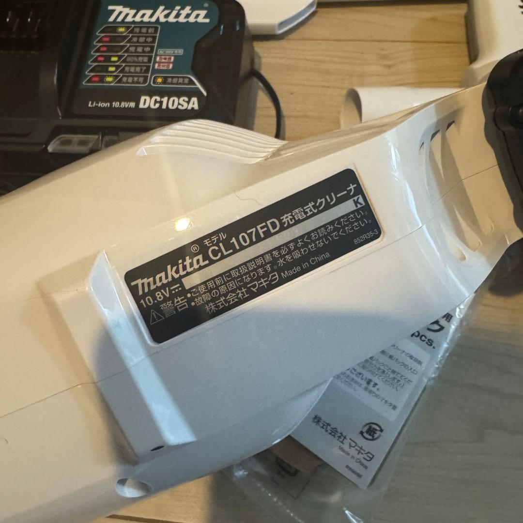 マキタ 充電式クリーナー 掃除機