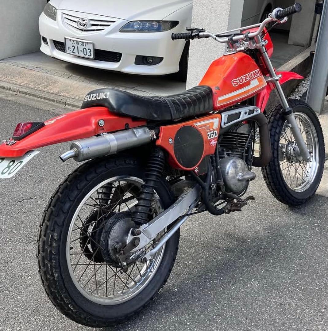 スズキ・TS250ハスラー　TS2504シート タックロール張替え