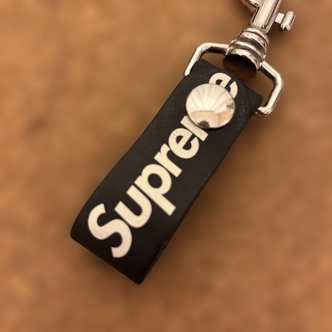 Supreme ブラックレザーキーホルダー