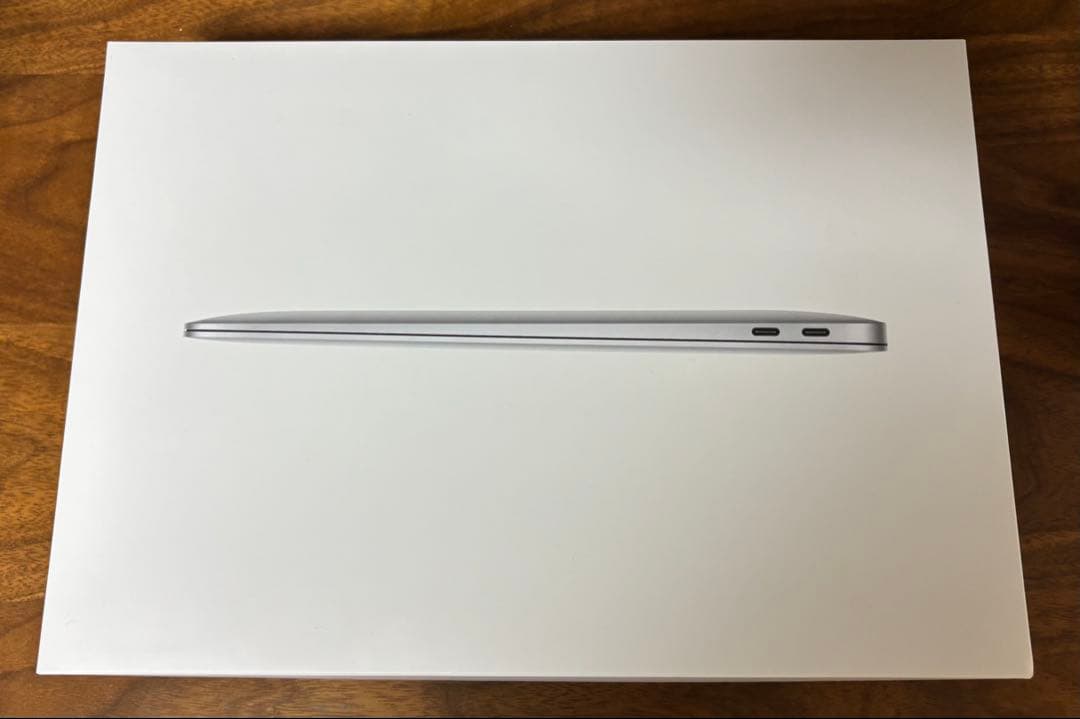 MacBook Air 2022年購入 16GB傷なし