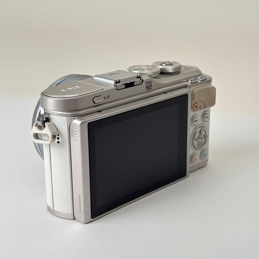 OLYMPUS PEN E-PL9 レンズキット Wi-Fi搭載