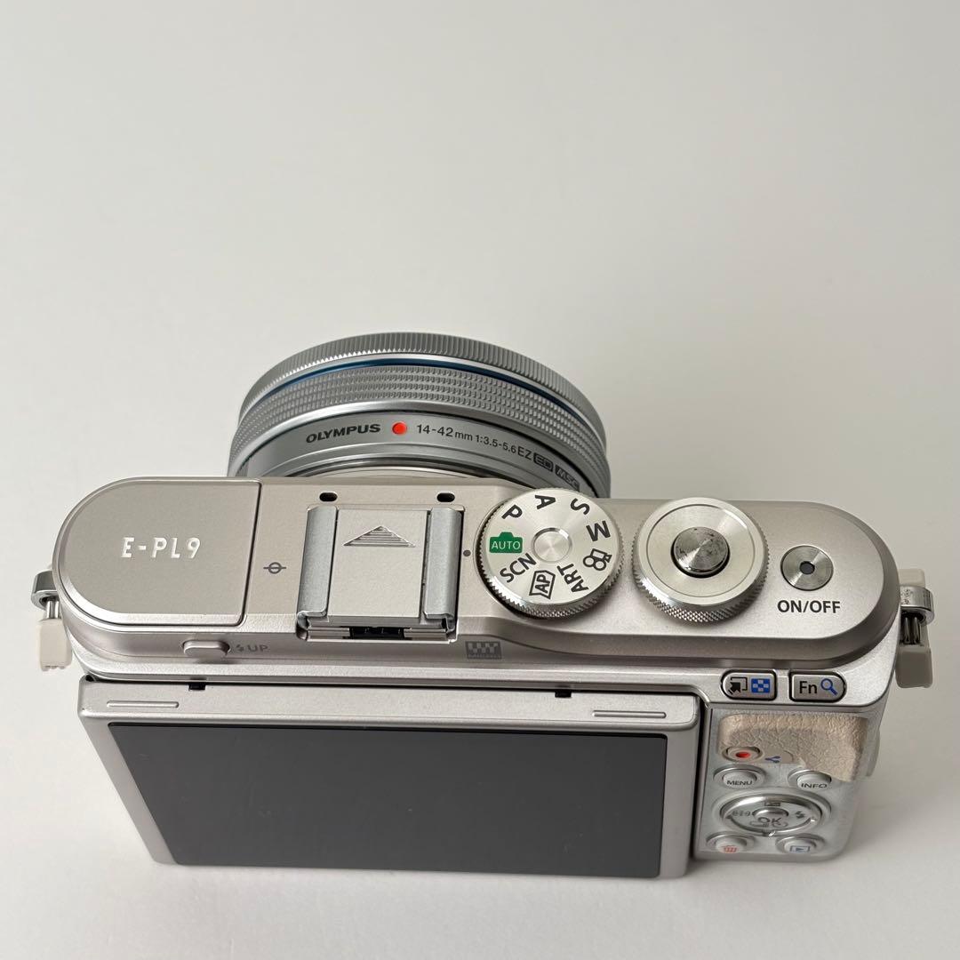 OLYMPUS PEN E-PL9 レンズキット Wi-Fi搭載