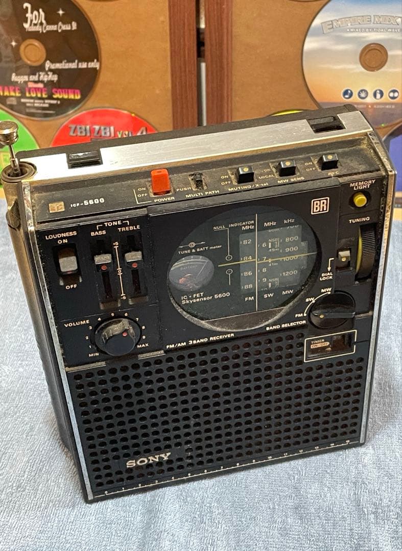 【ジャンク品】SONY ICF-5600 AM/FMラジオ 昭和レトロ