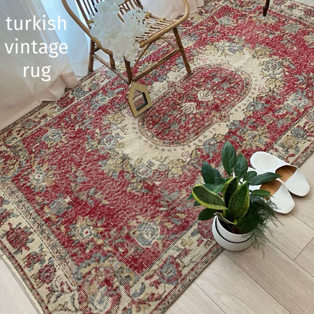 クラシカル柄✳︎114×210レッド　ブルーグレー　ローズ　トルコヴィンテージラグ