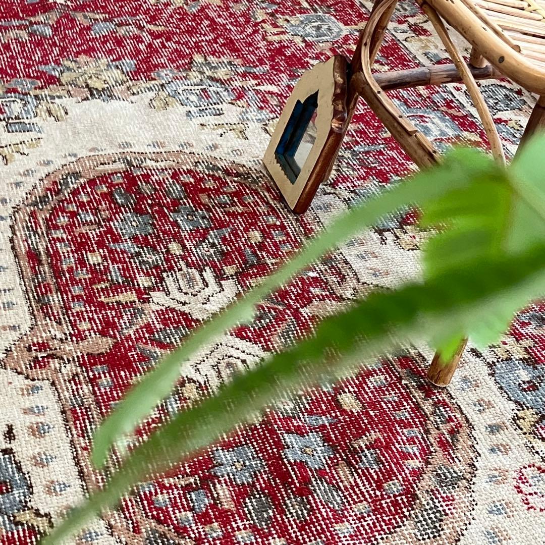 クラシカル柄✳︎114×210レッド　ブルーグレー　ローズ　トルコヴィンテージラグ