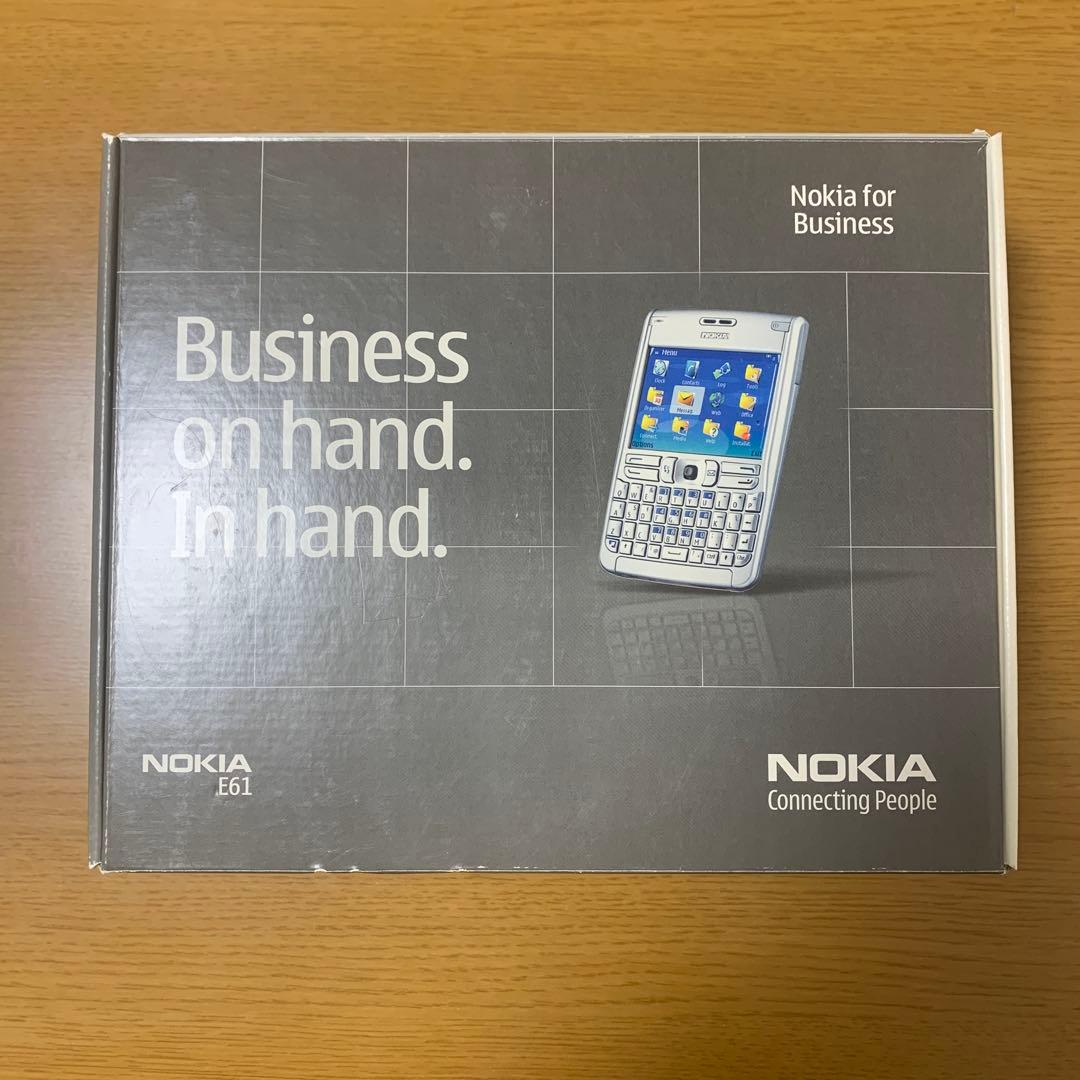 携帯電話本体 NOKIA E61