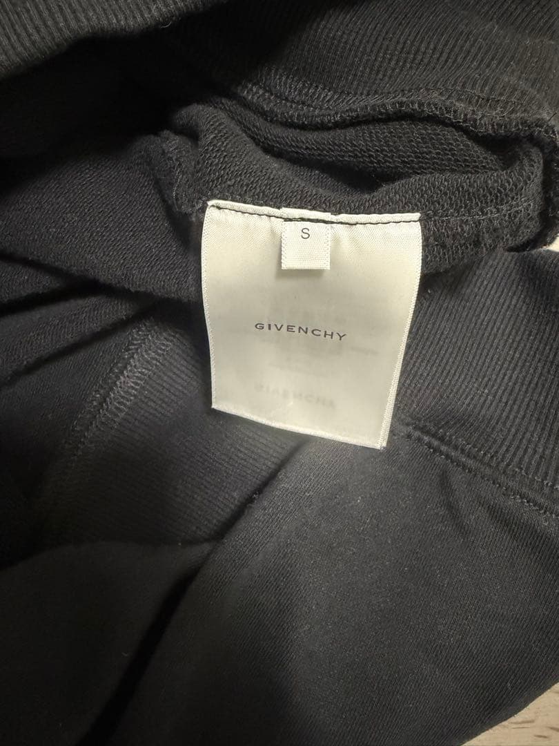 Givenchyジバンシー長袖トレーナー