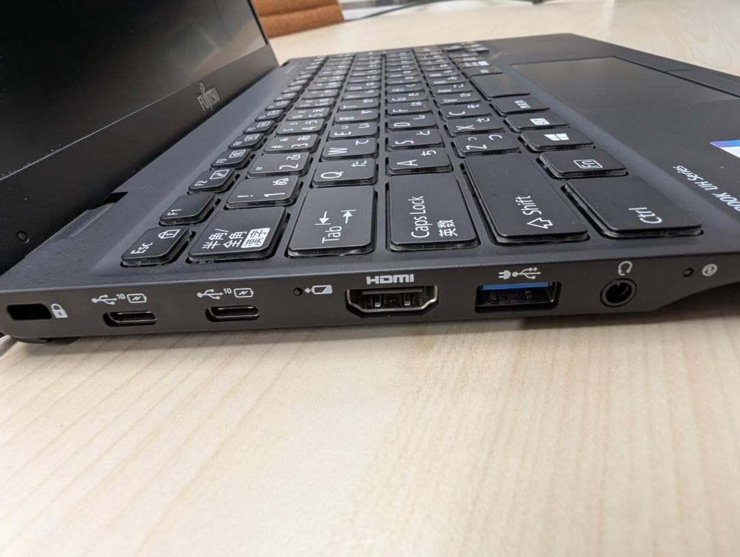 【最軽量モデル】LIFEBOOK Core i5/メモリ16GB/634g