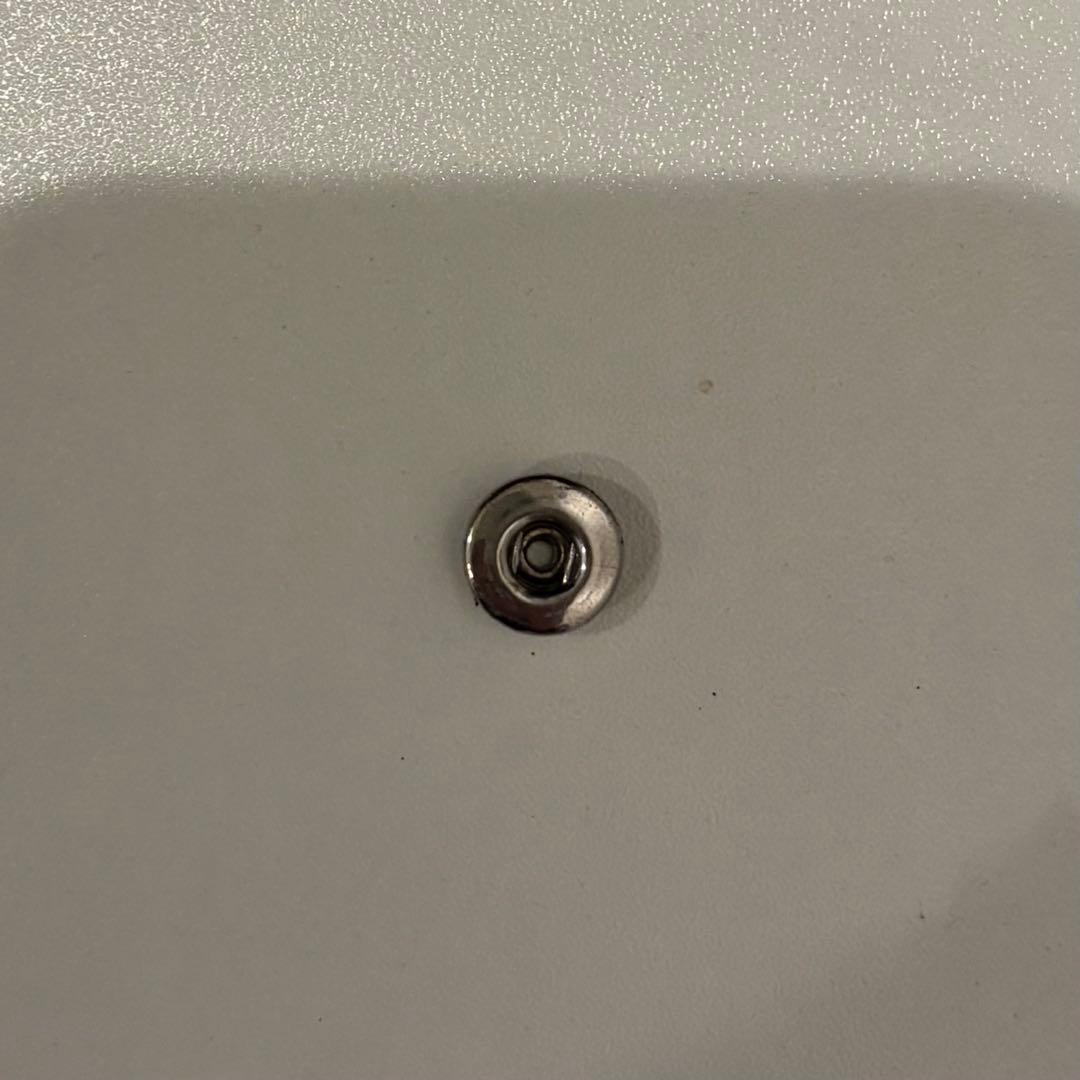 メゾンマルジェラ　三つ折り財布