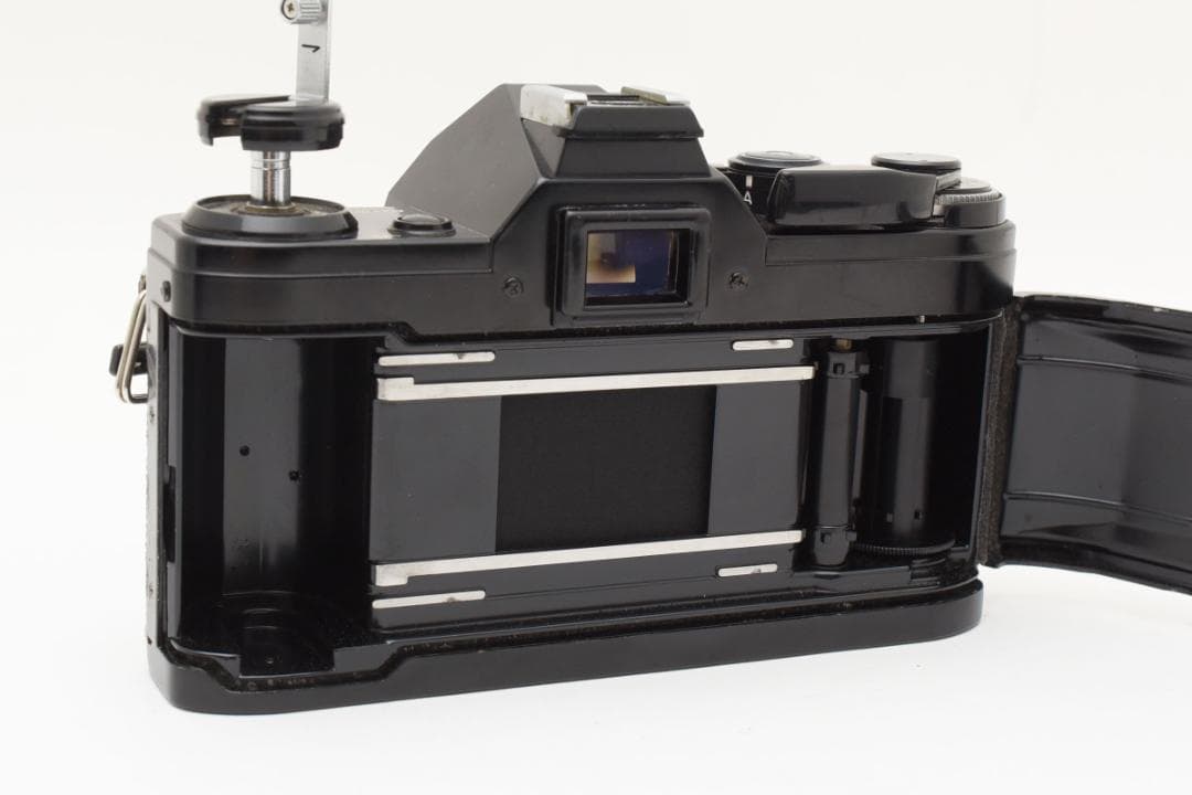 フィルムカメラ Canon AE-1 Black + New FD 50mm f1.8