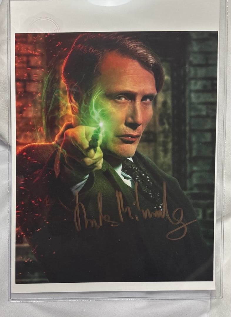 紗*里様 マッツミケルセン　グリンデルバルド　直筆サイン　シリアルナンバー有り