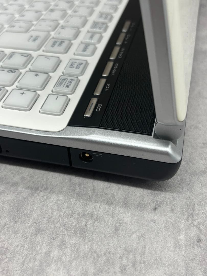 ノートパソコン　NEC Lavie SSD /8GB /Win11/Office