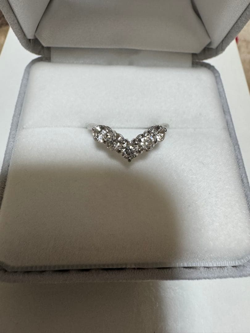 Pt900 ダイヤモンド V字 リング 1.00カラット　鑑別書付き