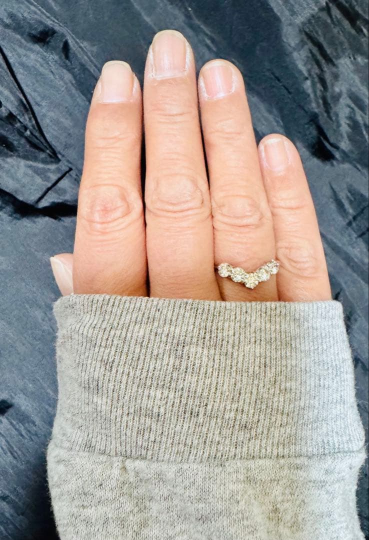 Pt900 ダイヤモンド V字 リング 1.00カラット　鑑別書付き