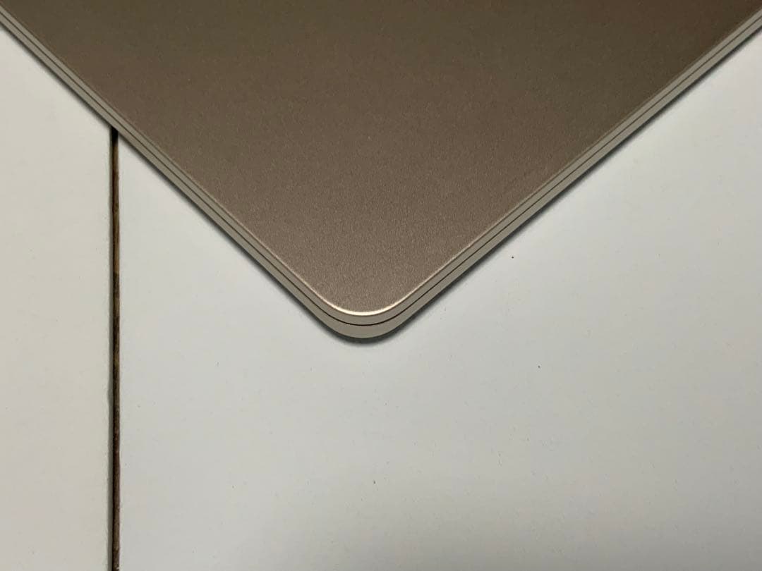 お*ー様 Apple MacBook ゴールド