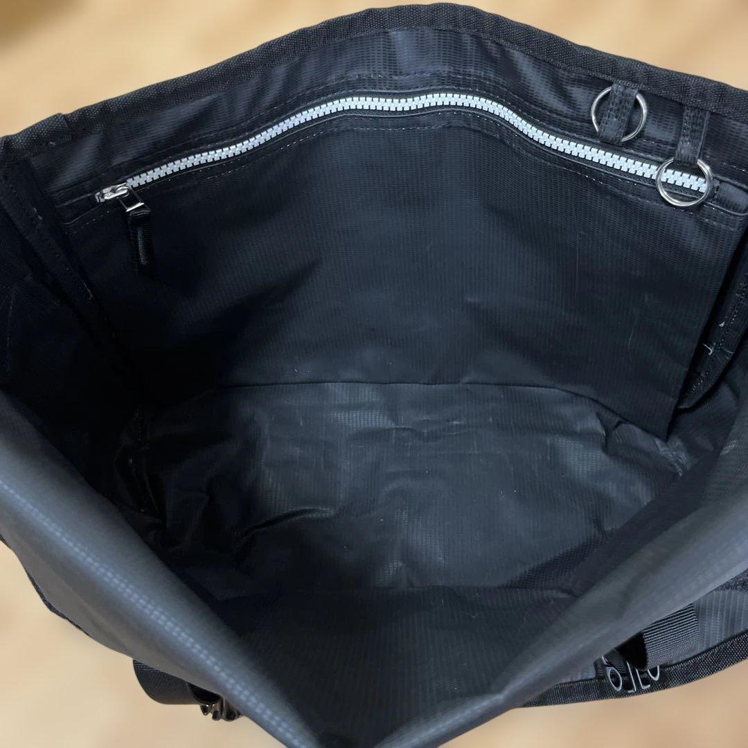 stussy 黒 ブラック グラフィックメッセンジャーバッグ ショルダーバッグ