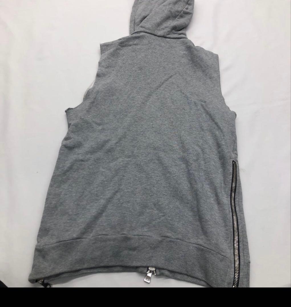 バルマン　ライオンパッチ　マルチジップノースリーブパーカー　ワッペン　グレー