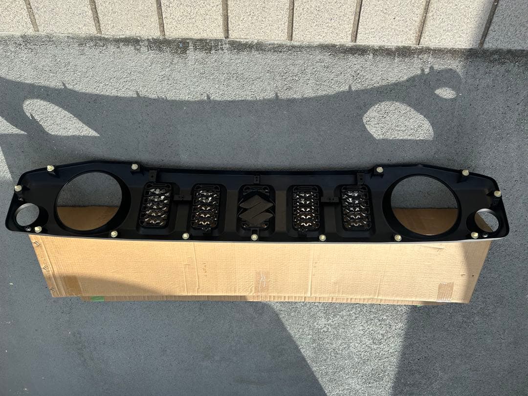 ジムニー JB64 JB74 用 フロントグリル スズキエンブレム付