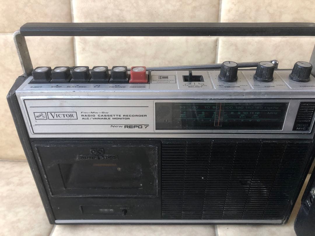 SONY カセットレコーダーCF-1950などジャンク品ラジオ5台(G23)