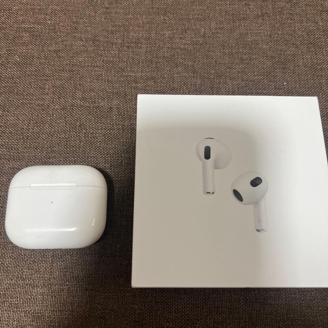 本日限定価格！！　AirPods第3世代　本体 ホワイト 充電ケース付き　箱付き