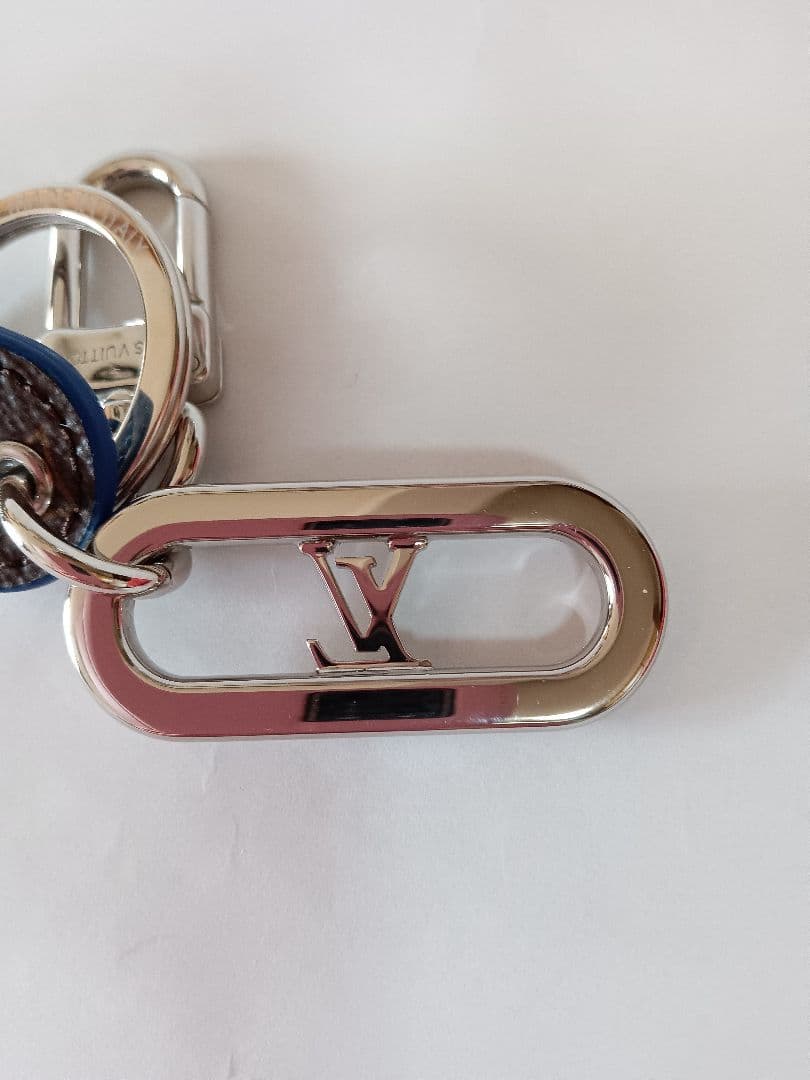 【新品】ルイヴィトン キーホルダー LVシグネチャー チェーン