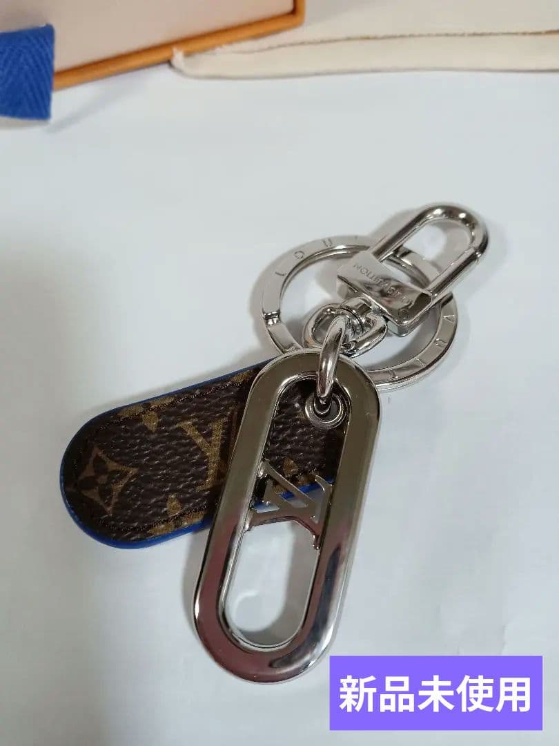 【新品】ルイヴィトン キーホルダー LVシグネチャー チェーン