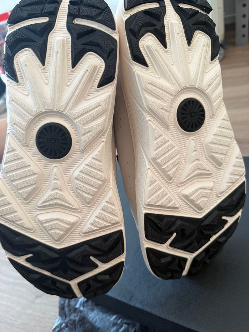 UGG スニーカー CA805 V2 Remix メンズ　厚底 軽量