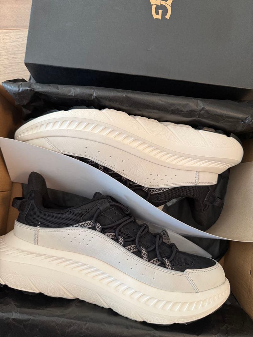 UGG スニーカー CA805 V2 Remix メンズ　厚底 軽量