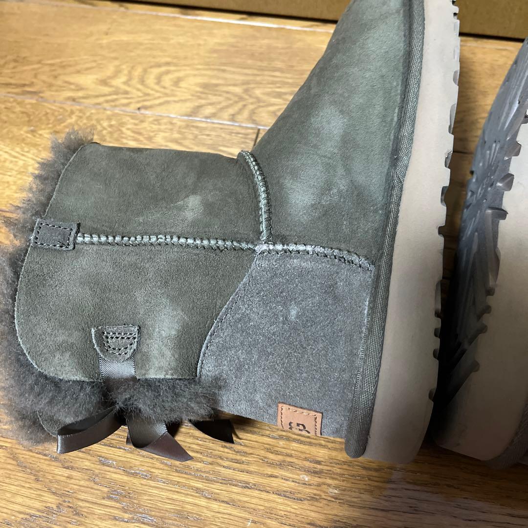 ヒマワリ様 UGG ムートンブーツ カーキ 25センチ リボン アグ